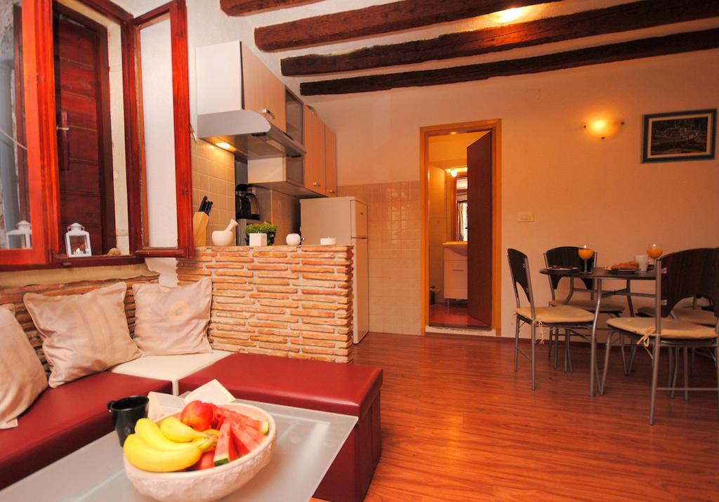 Guesthouse Ancient Stone Rovinj Room photo