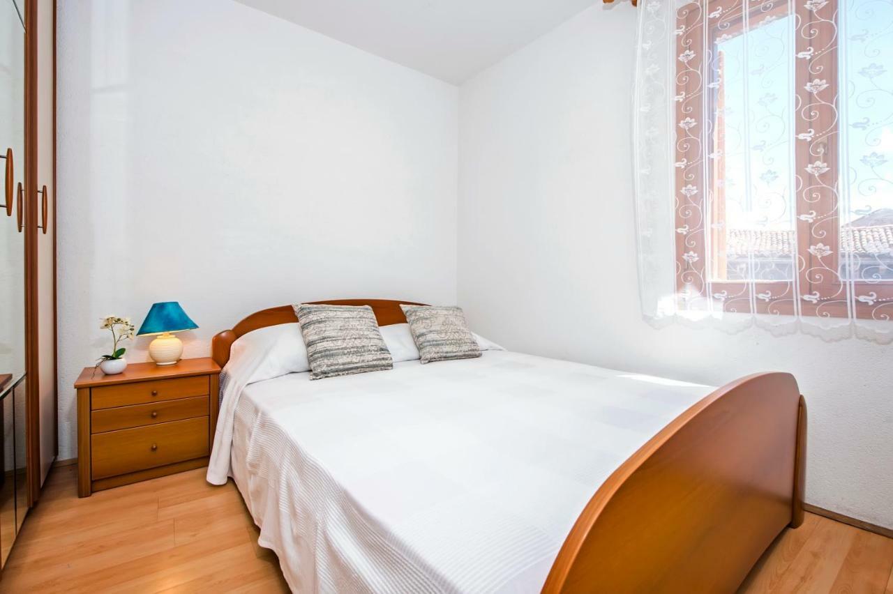 Guesthouse Ancient Stone Rovinj Exterior photo
