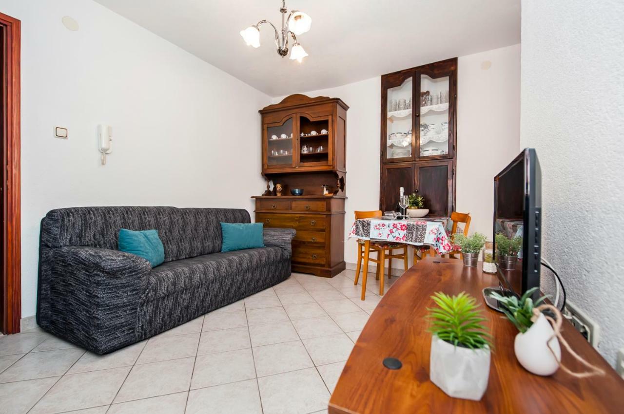 Guesthouse Ancient Stone Rovinj Exterior photo