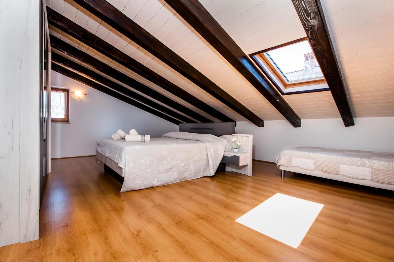 Guesthouse Ancient Stone Rovinj Exterior photo